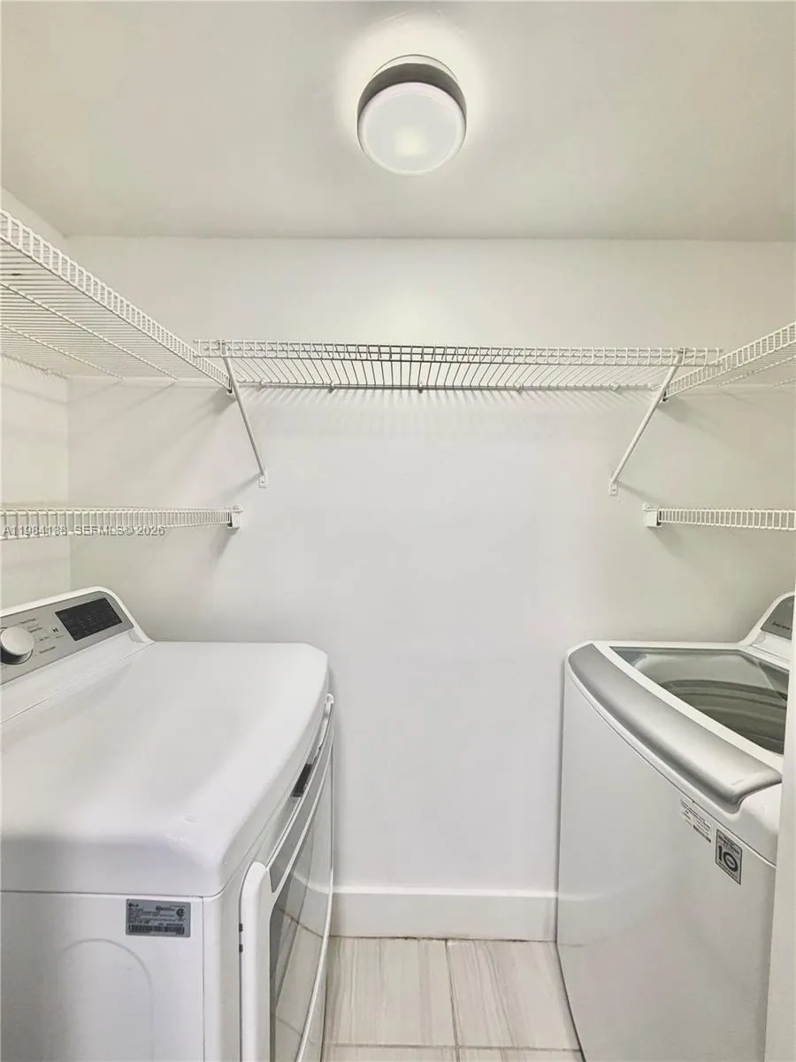 650 S Park Rd 25-5, Hollywood, Florida 33021, Hollywood, Florida 33021, 2 Bedrooms Bedrooms, ,2 BathroomsBathrooms,Residential Lease,For Rent,650 S Park Rd 25-5, Hollywood, Florida 33021,A11984138