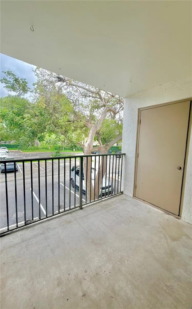 650 S Park Rd 25-5, Hollywood, Florida 33021, Hollywood, Florida 33021, 2 Bedrooms Bedrooms, ,2 BathroomsBathrooms,Residential Lease,For Rent,650 S Park Rd 25-5, Hollywood, Florida 33021,A11984138