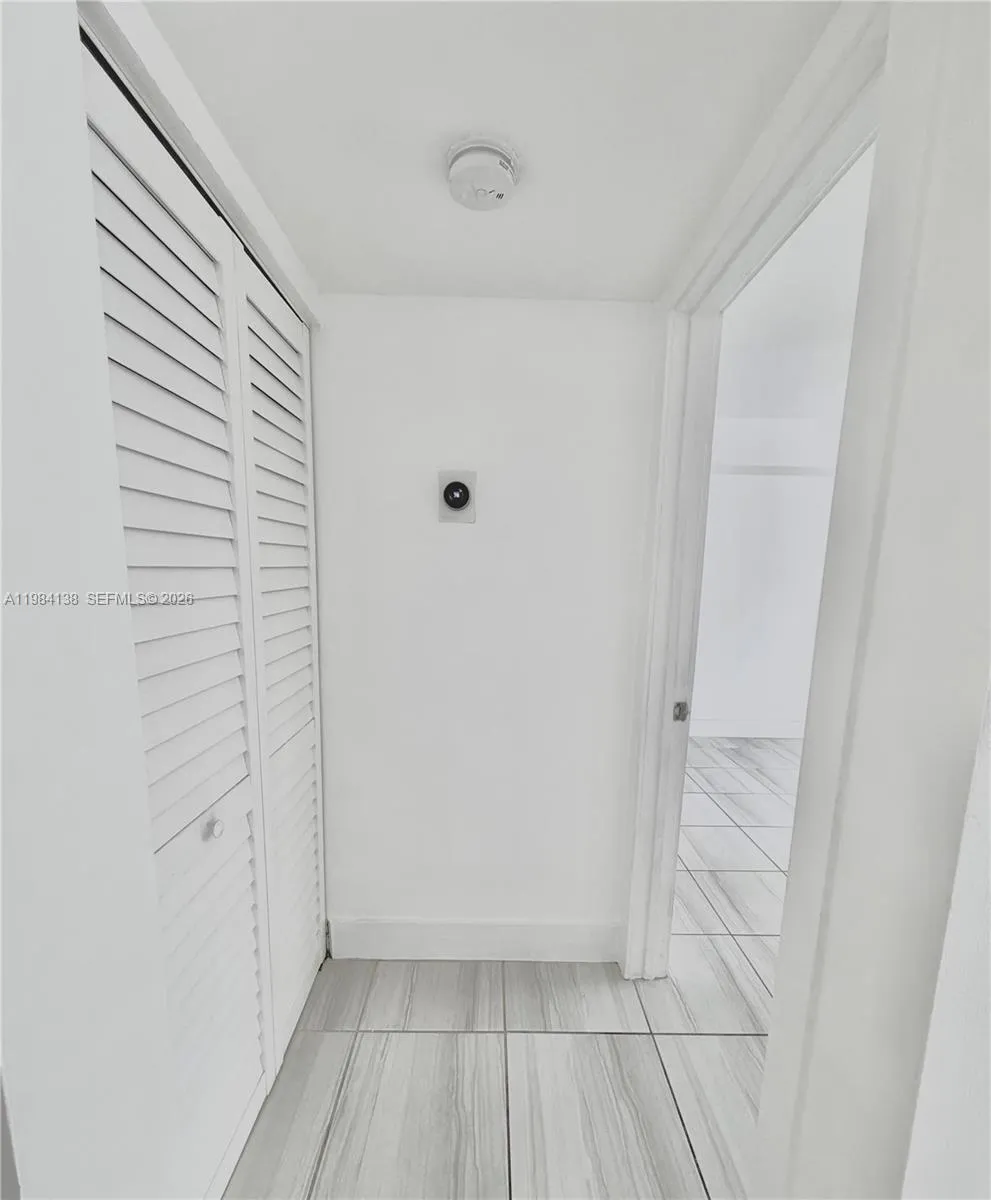 650 S Park Rd 25-5, Hollywood, Florida 33021, Hollywood, Florida 33021, 2 Bedrooms Bedrooms, ,2 BathroomsBathrooms,Residential Lease,For Rent,650 S Park Rd 25-5, Hollywood, Florida 33021,A11984138