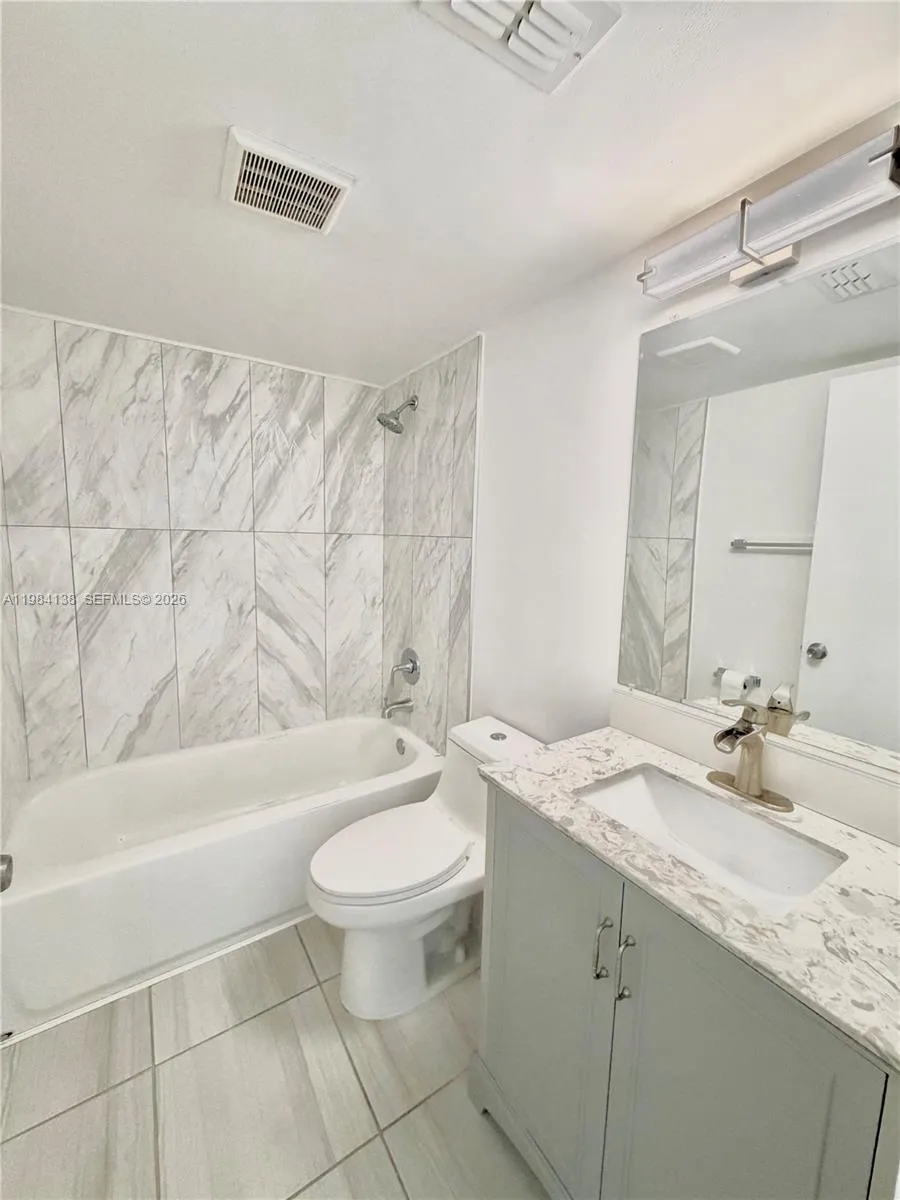 650 S Park Rd 25-5, Hollywood, Florida 33021, Hollywood, Florida 33021, 2 Bedrooms Bedrooms, ,2 BathroomsBathrooms,Residential Lease,For Rent,650 S Park Rd 25-5, Hollywood, Florida 33021,A11984138