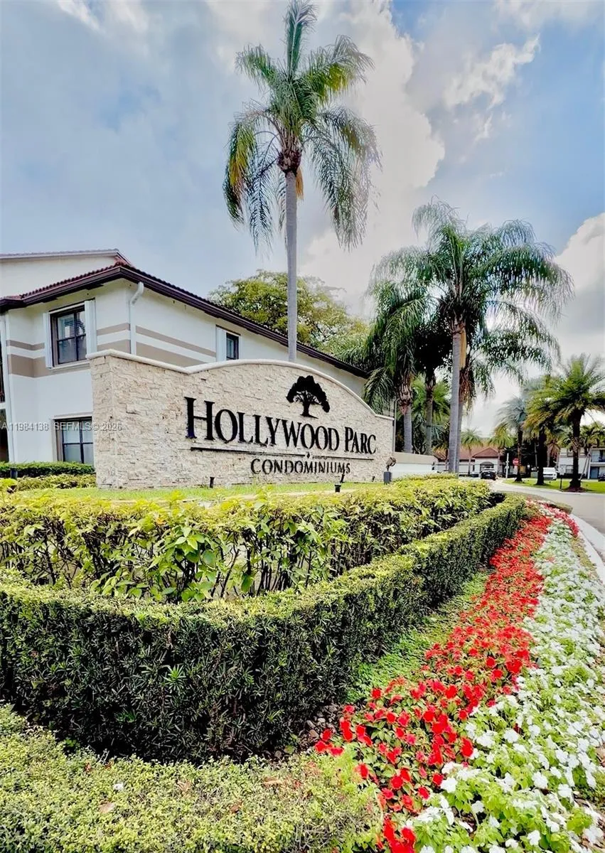 650 S Park Rd 25-5, Hollywood, Florida 33021, Hollywood, Florida 33021, 2 Bedrooms Bedrooms, ,2 BathroomsBathrooms,Residential Lease,For Rent,650 S Park Rd 25-5, Hollywood, Florida 33021,A11984138