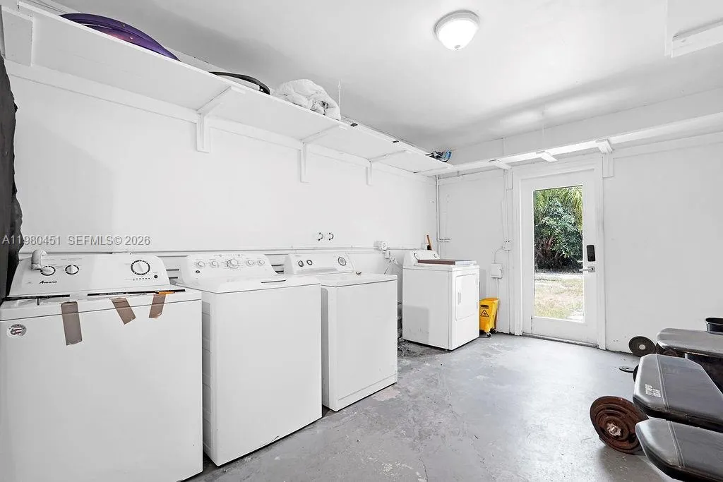 2419 Pierce St ., Hollywood, Florida 33020, Hollywood, Florida 33020, 1 Bedroom Bedrooms, ,1 BathroomBathrooms,Residential Lease,For Rent,2419 Pierce St ., Hollywood, Florida 33020,A11980451