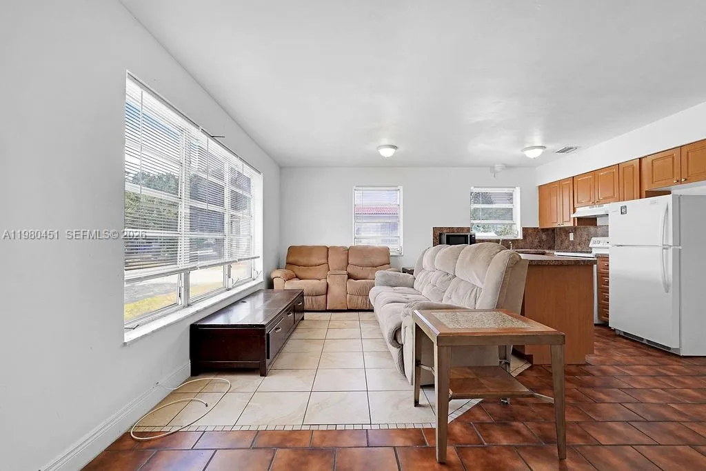 2419 Pierce St ., Hollywood, Florida 33020, Hollywood, Florida 33020, 1 Bedroom Bedrooms, ,1 BathroomBathrooms,Residential Lease,For Rent,2419 Pierce St ., Hollywood, Florida 33020,A11980451