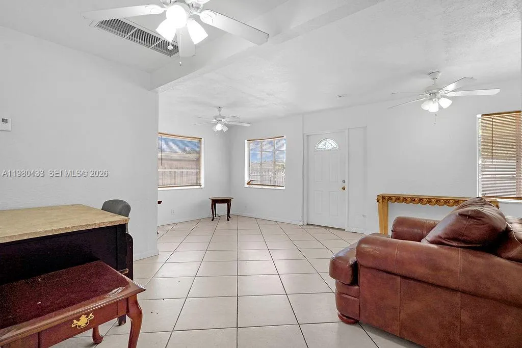 2415 Pierce St -, Hollywood, Florida 33020, Hollywood, Florida 33020, 1 Bedroom Bedrooms, ,1 BathroomBathrooms,Residential Lease,For Rent,2415 Pierce St -, Hollywood, Florida 33020,A11980433