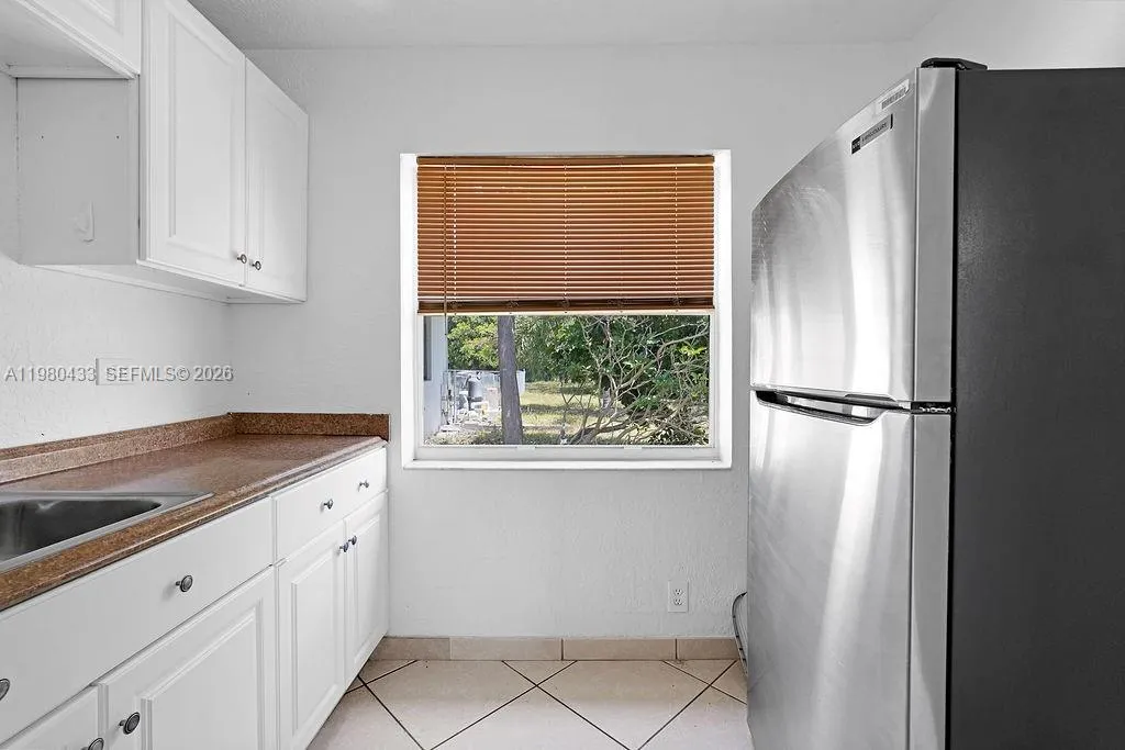 2415 Pierce St -, Hollywood, Florida 33020, Hollywood, Florida 33020, 1 Bedroom Bedrooms, ,1 BathroomBathrooms,Residential Lease,For Rent,2415 Pierce St -, Hollywood, Florida 33020,A11980433