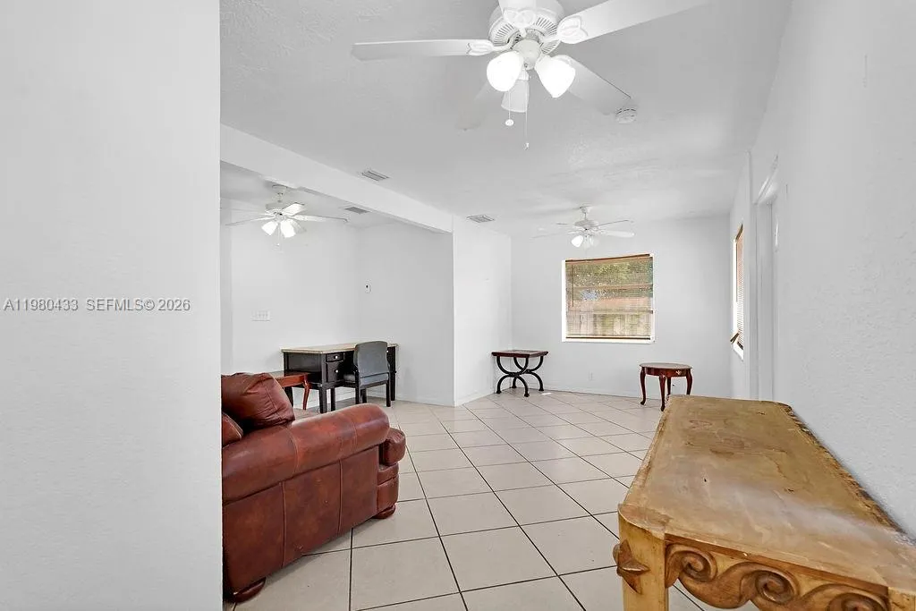 2415 Pierce St -, Hollywood, Florida 33020, Hollywood, Florida 33020, 1 Bedroom Bedrooms, ,1 BathroomBathrooms,Residential Lease,For Rent,2415 Pierce St -, Hollywood, Florida 33020,A11980433
