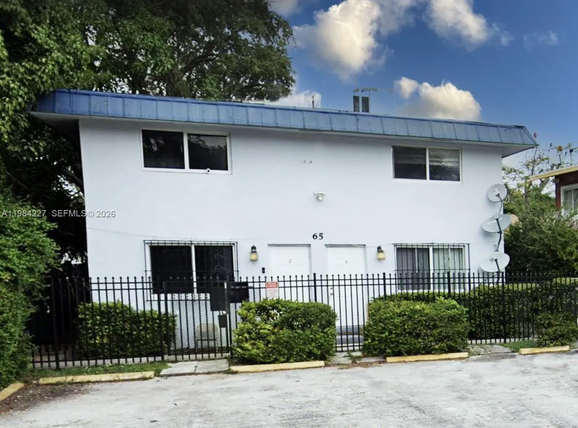 65 Ne 59th St 2, Miami, Florida 33137, Miami, Florida 33137, 2 Bedrooms Bedrooms, ,1 BathroomBathrooms,Residential Lease,For Rent,65 Ne 59th St 2, Miami, Florida 33137,A11984227