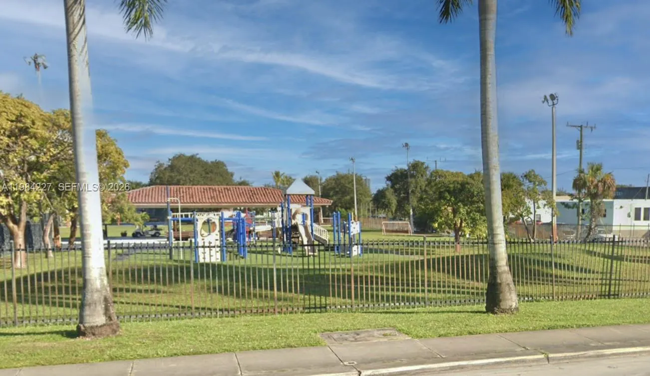 65 Ne 59th St 2, Miami, Florida 33137, Miami, Florida 33137, 2 Bedrooms Bedrooms, ,1 BathroomBathrooms,Residential Lease,For Rent,65 Ne 59th St 2, Miami, Florida 33137,A11984227