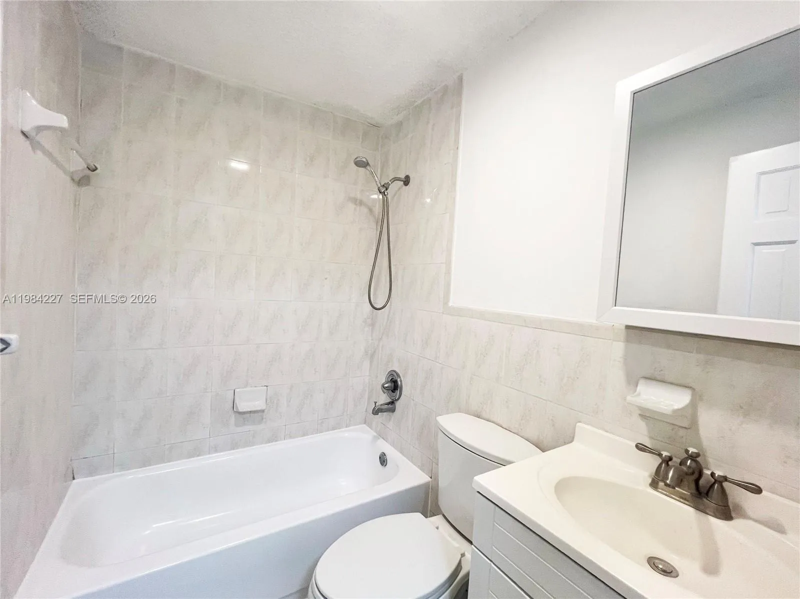 65 Ne 59th St 2, Miami, Florida 33137, Miami, Florida 33137, 2 Bedrooms Bedrooms, ,1 BathroomBathrooms,Residential Lease,For Rent,65 Ne 59th St 2, Miami, Florida 33137,A11984227