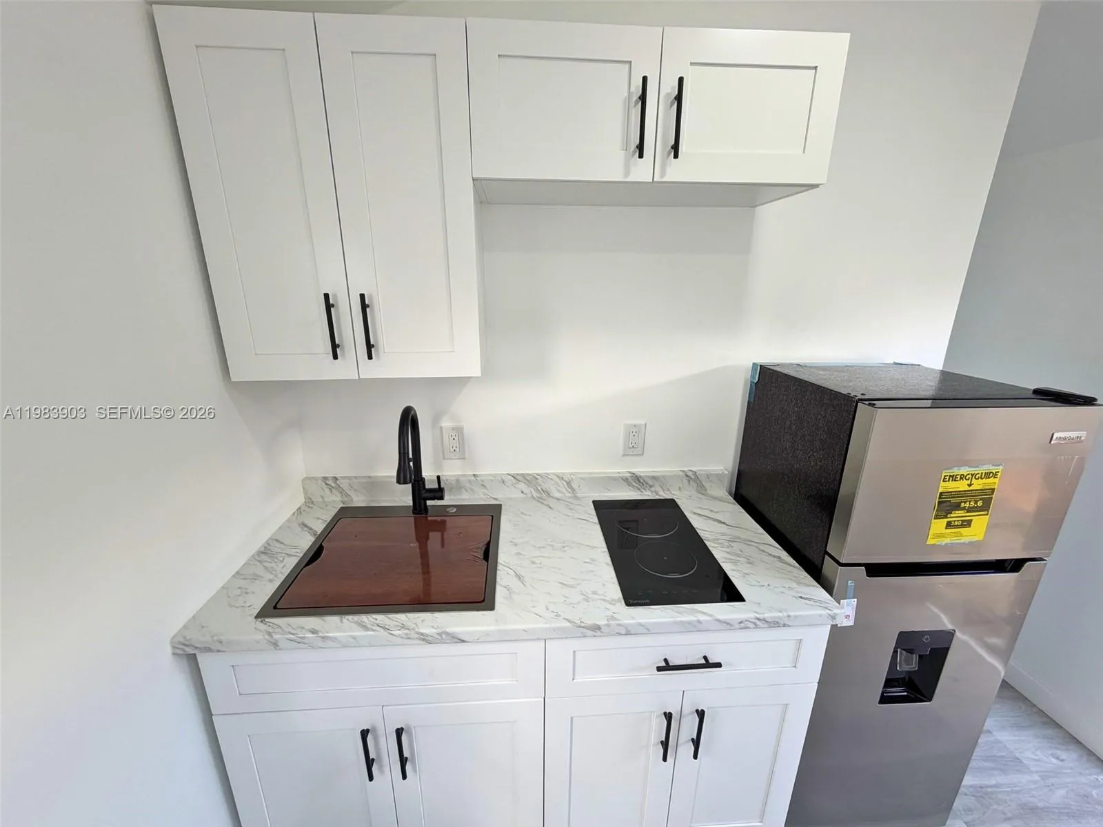 9255 Sw 43rd Ter Rear, Miami, Florida 33165, Miami, Florida 33165, ,1 BathroomBathrooms,Residential Lease,For Rent,9255 Sw 43rd Ter Rear, Miami, Florida 33165,A11983903