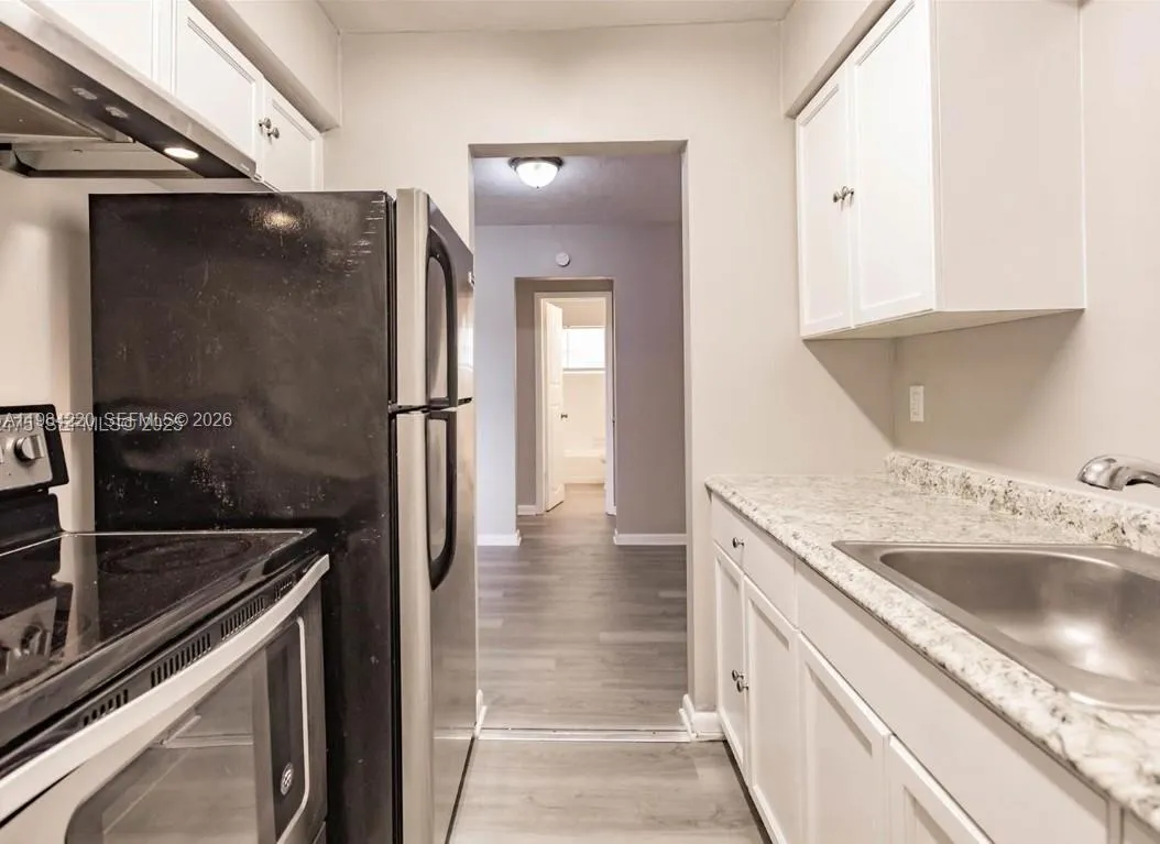 1816 Mckinley St 10, Hollywood, Florida 33020, Hollywood, Florida 33020, 1 Bedroom Bedrooms, ,1 BathroomBathrooms,Residential Lease,For Rent,1816 Mckinley St 10, Hollywood, Florida 33020,A11984220