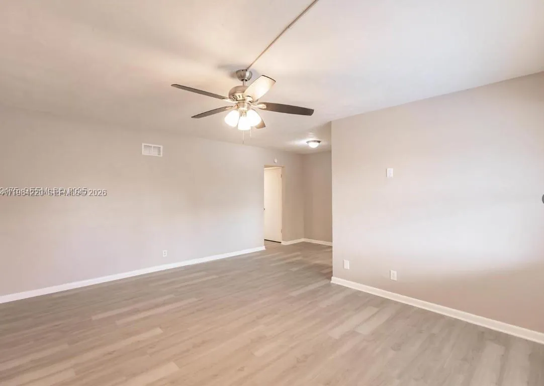 1816 Mckinley St 10, Hollywood, Florida 33020, Hollywood, Florida 33020, 1 Bedroom Bedrooms, ,1 BathroomBathrooms,Residential Lease,For Rent,1816 Mckinley St 10, Hollywood, Florida 33020,A11984220