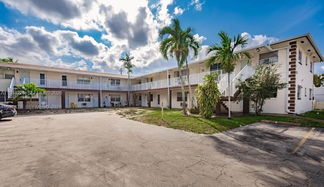 1816 Mckinley St 10, Hollywood, Florida 33020, Hollywood, Florida 33020, 1 Bedroom Bedrooms, ,1 BathroomBathrooms,Residential Lease,For Rent,1816 Mckinley St 10, Hollywood, Florida 33020,A11984220