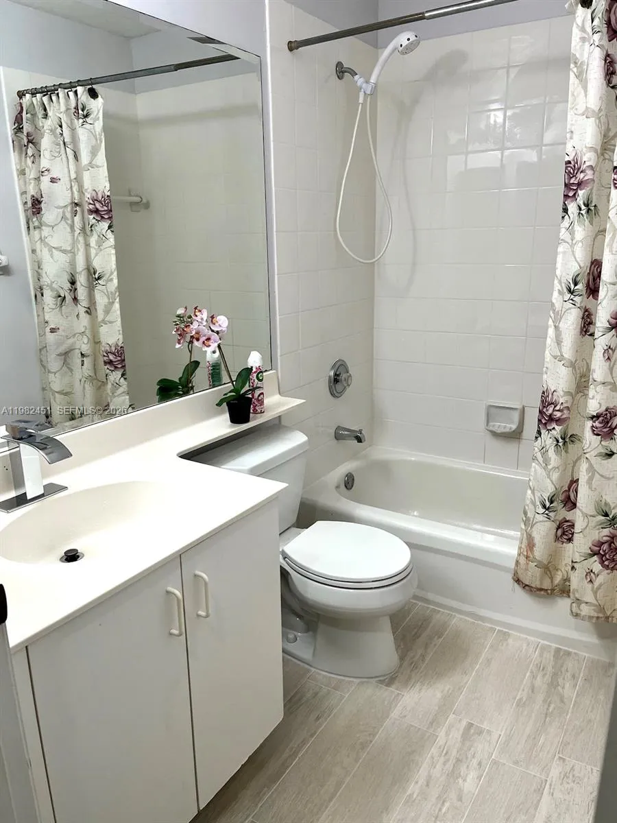 11210 Nw 73rd Ter 11210, Doral, Florida 33178, Doral, Florida 33178, 3 Bedrooms Bedrooms, ,2 BathroomsBathrooms,Residential Lease,For Rent,11210 Nw 73rd Ter 11210, Doral, Florida 33178,A11982451