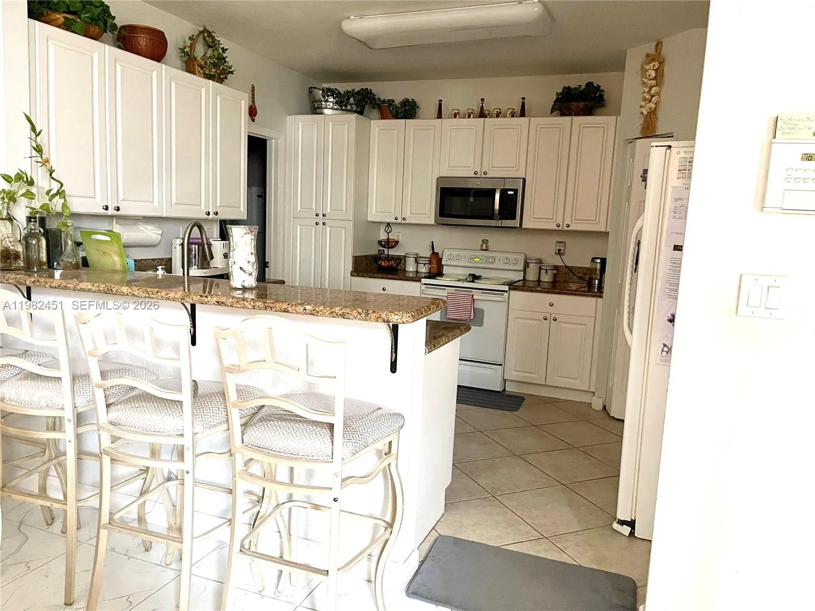 11210 Nw 73rd Ter 11210, Doral, Florida 33178, Doral, Florida 33178, 3 Bedrooms Bedrooms, ,2 BathroomsBathrooms,Residential Lease,For Rent,11210 Nw 73rd Ter 11210, Doral, Florida 33178,A11982451