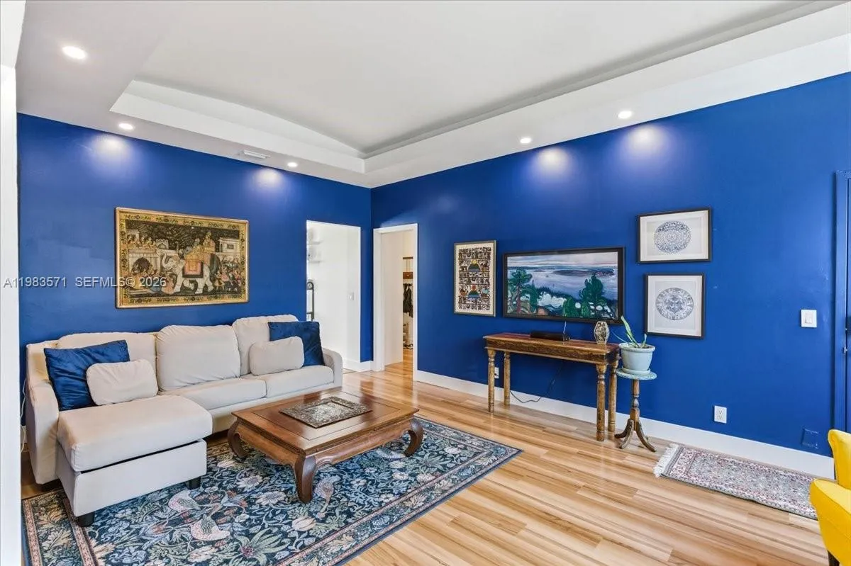 2463 Pine Tree Dr Ph, Miami Beach, Florida 33140, Miami Beach, Florida 33140, 2 Bedrooms Bedrooms, ,2 BathroomsBathrooms,Residential,For Sale,2463 Pine Tree Dr Ph, Miami Beach, Florida 33140,A11983571