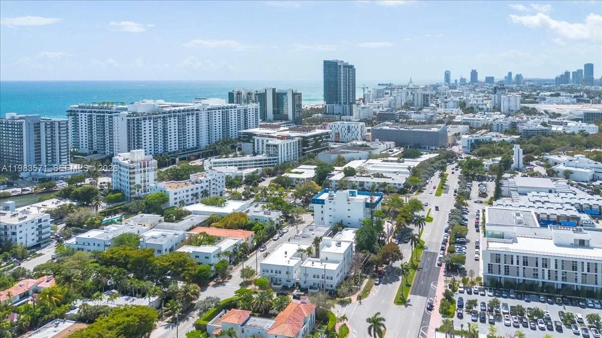 2463 Pine Tree Dr Ph, Miami Beach, Florida 33140, Miami Beach, Florida 33140, 2 Bedrooms Bedrooms, ,2 BathroomsBathrooms,Residential,For Sale,2463 Pine Tree Dr Ph, Miami Beach, Florida 33140,A11983571