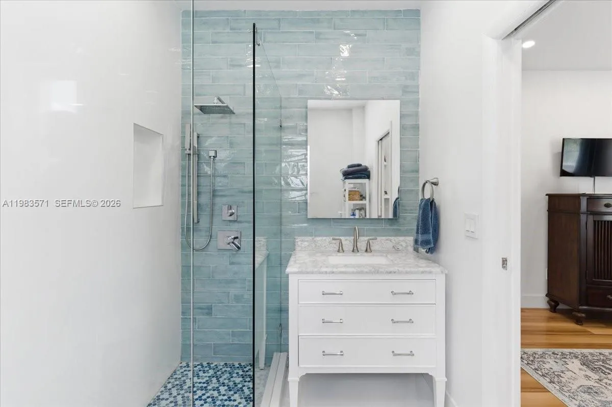 2463 Pine Tree Dr Ph, Miami Beach, Florida 33140, Miami Beach, Florida 33140, 2 Bedrooms Bedrooms, ,2 BathroomsBathrooms,Residential,For Sale,2463 Pine Tree Dr Ph, Miami Beach, Florida 33140,A11983571