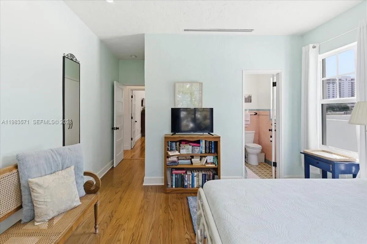 2463 Pine Tree Dr Ph, Miami Beach, Florida 33140, Miami Beach, Florida 33140, 2 Bedrooms Bedrooms, ,2 BathroomsBathrooms,Residential,For Sale,2463 Pine Tree Dr Ph, Miami Beach, Florida 33140,A11983571