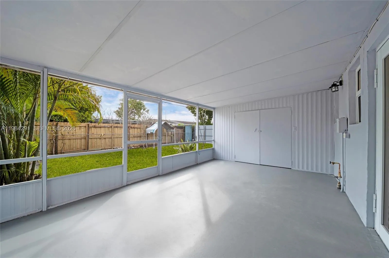 Screened in porch