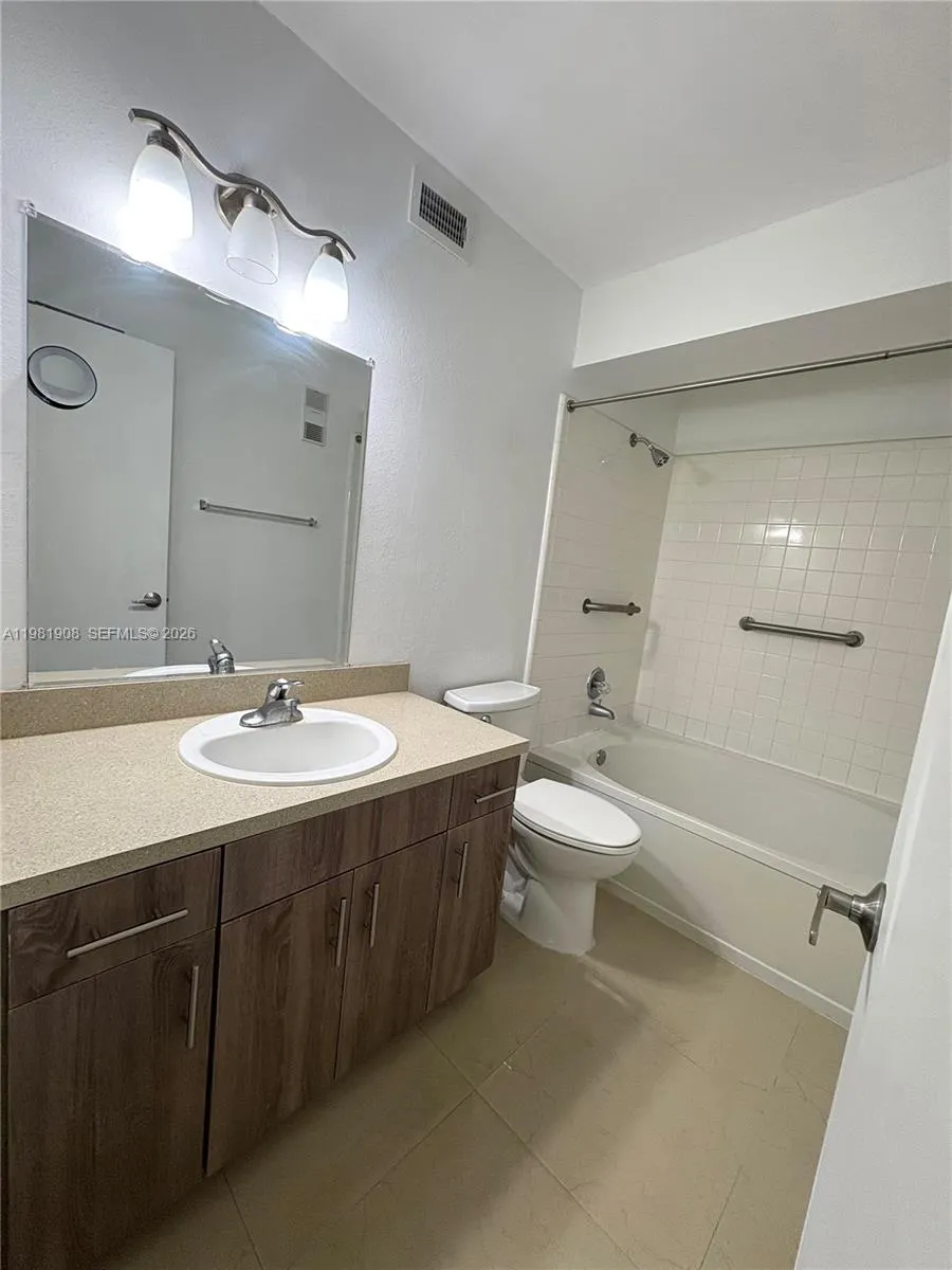 Miami, Florida 33196, 2 Bedrooms Bedrooms, ,2 BathroomsBathrooms,Residential,For Sale,A11981908
