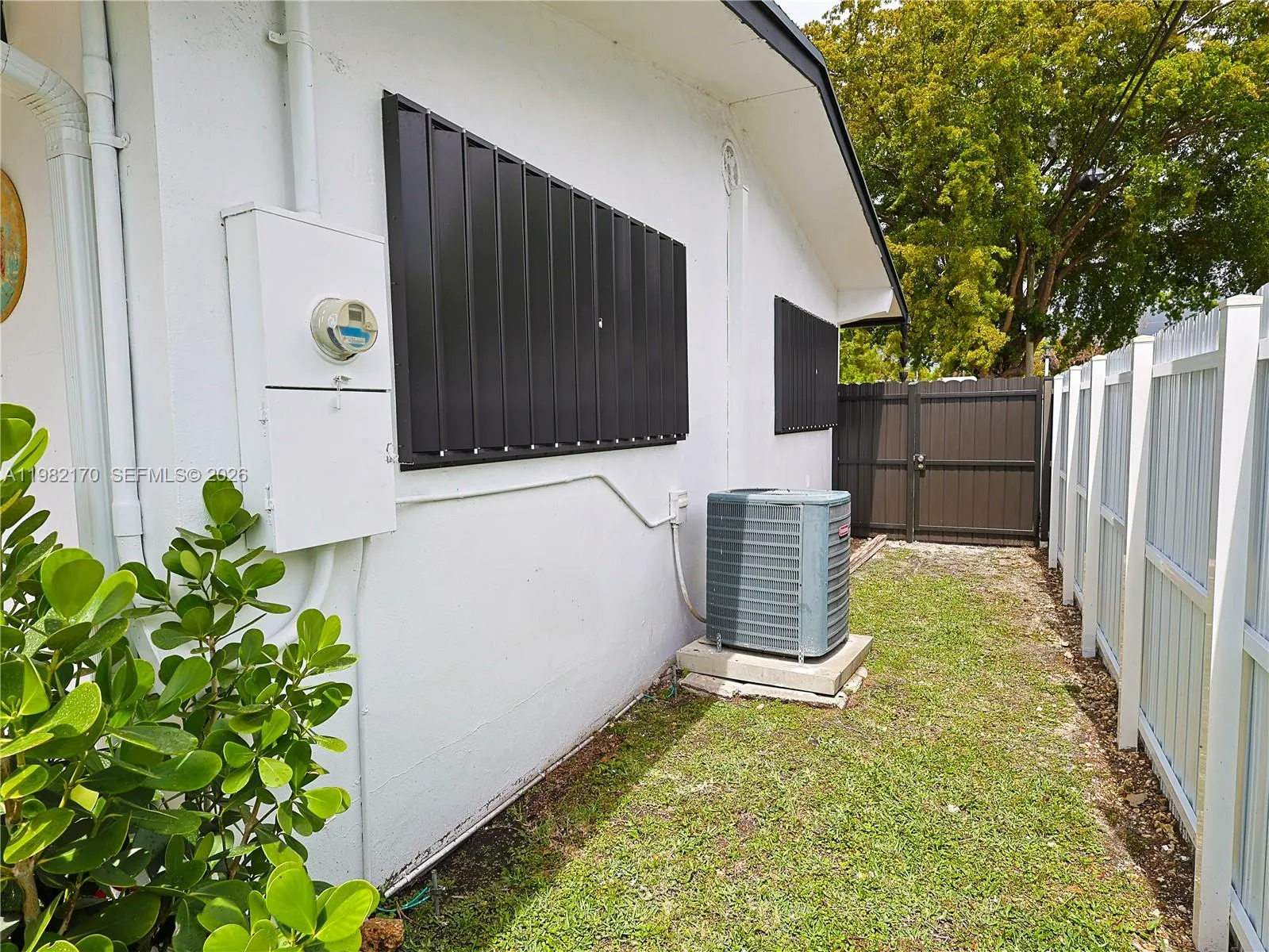 9460 Martinique Dr, Cutler Bay, Florida 33189, Cutler Bay, Florida 33189, 3 Bedrooms Bedrooms, ,2 BathroomsBathrooms,Residential,For Sale,9460 Martinique Dr, Cutler Bay, Florida 33189,A11982170