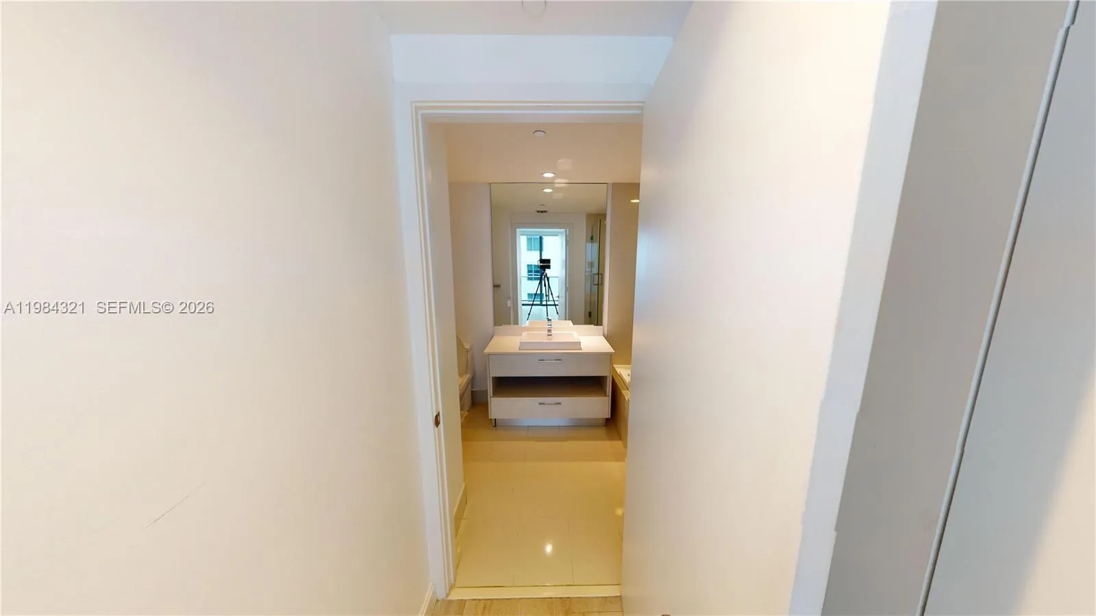 55 Sw 9th St 2010, Miami, Florida 33130, Miami, Florida 33130, 1 Bedroom Bedrooms, ,1 BathroomBathrooms,Residential Lease,For Rent,55 Sw 9th St 2010, Miami, Florida 33130,A11984321