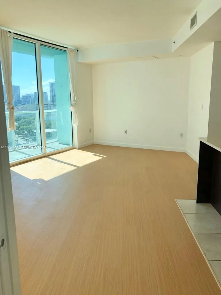 1900 N Bayshore Dr 1619, Miami, Florida 33132, Miami, Florida 33132, 1 Bedroom Bedrooms, ,1 BathroomBathrooms,Residential Lease,For Rent,1900 N Bayshore Dr 1619, Miami, Florida 33132,A11984012