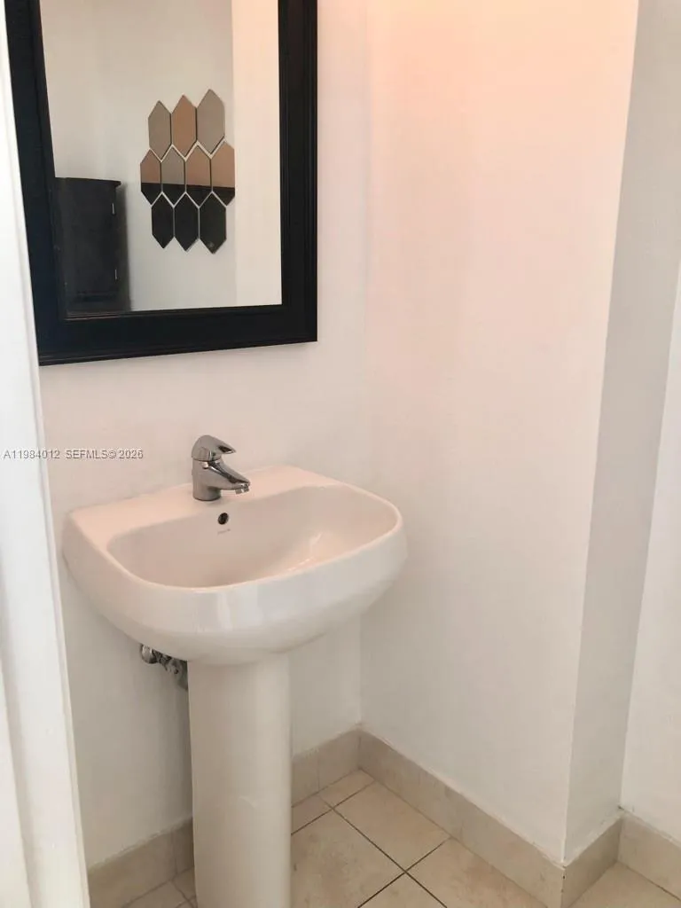 1900 N Bayshore Dr 1619, Miami, Florida 33132, Miami, Florida 33132, 1 Bedroom Bedrooms, ,1 BathroomBathrooms,Residential Lease,For Rent,1900 N Bayshore Dr 1619, Miami, Florida 33132,A11984012