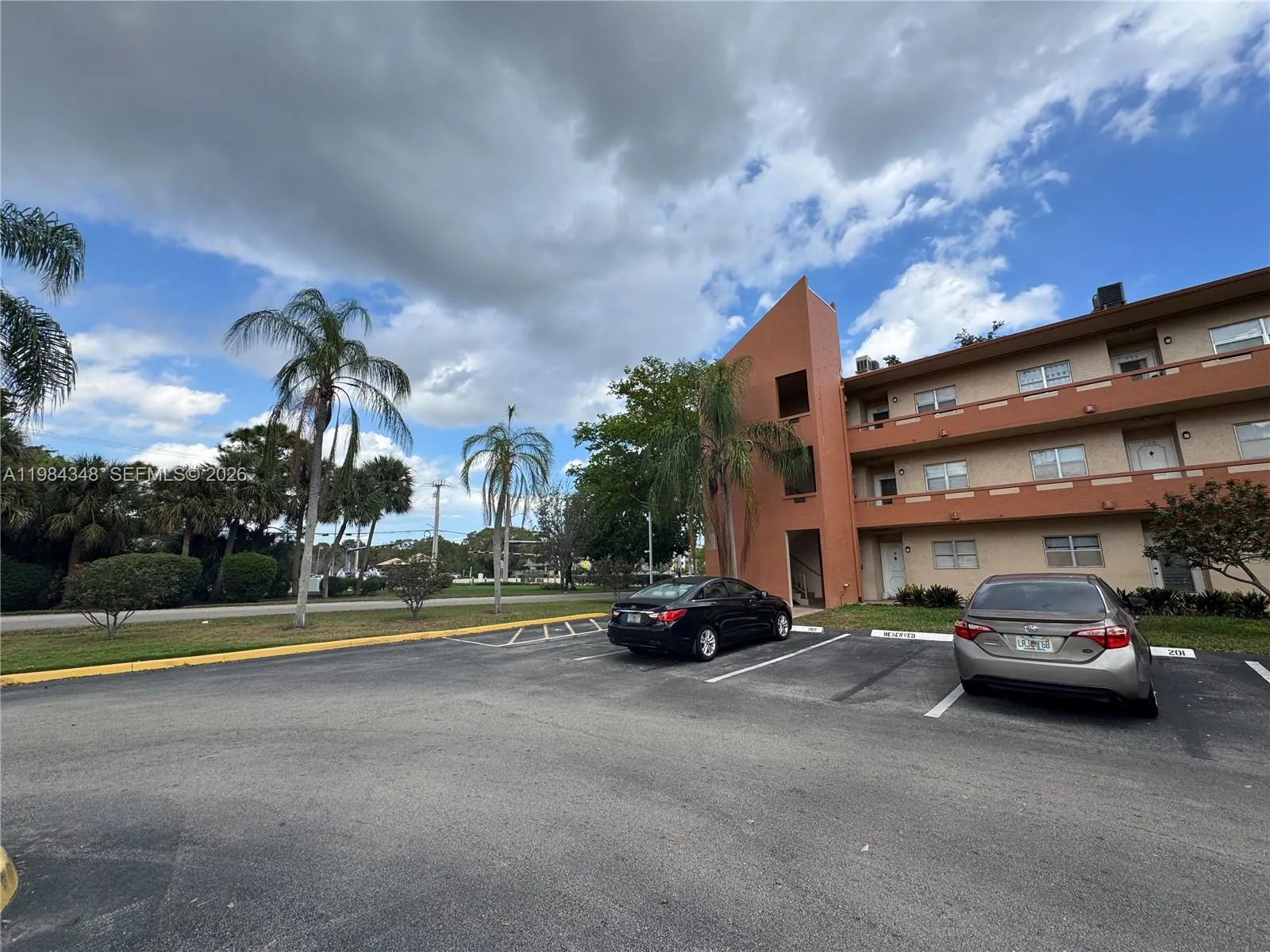 Tamarac, Florida 33321, 1 Bedroom Bedrooms, ,1 BathroomBathrooms,Residential,For Sale,A11984348