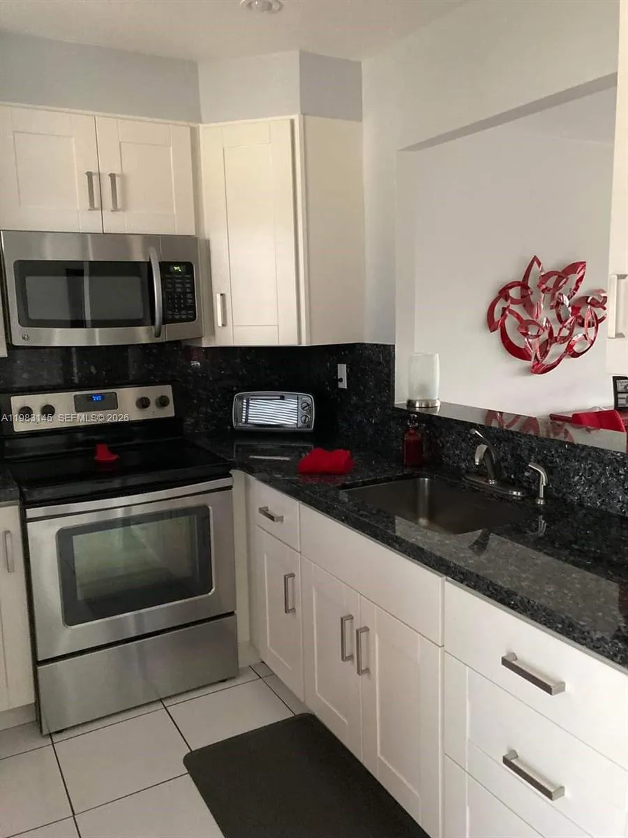 4341 Nw 16th St 308, Lauderhill, Florida 33313, Lauderhill, Florida 33313, 1 Bedroom Bedrooms, ,1 BathroomBathrooms,Residential,For Sale,4341 Nw 16th St 308, Lauderhill, Florida 33313,A11983145