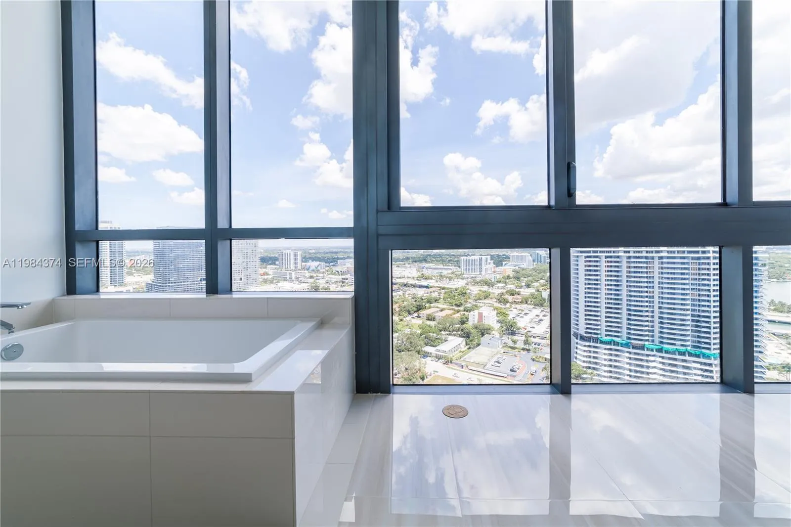 650 Ne 32nd St 2808, Miami, Florida 33137, Miami, Florida 33137, 1 Bedroom Bedrooms, ,1 BathroomBathrooms,Residential Lease,For Rent,650 Ne 32nd St 2808, Miami, Florida 33137,A11984374