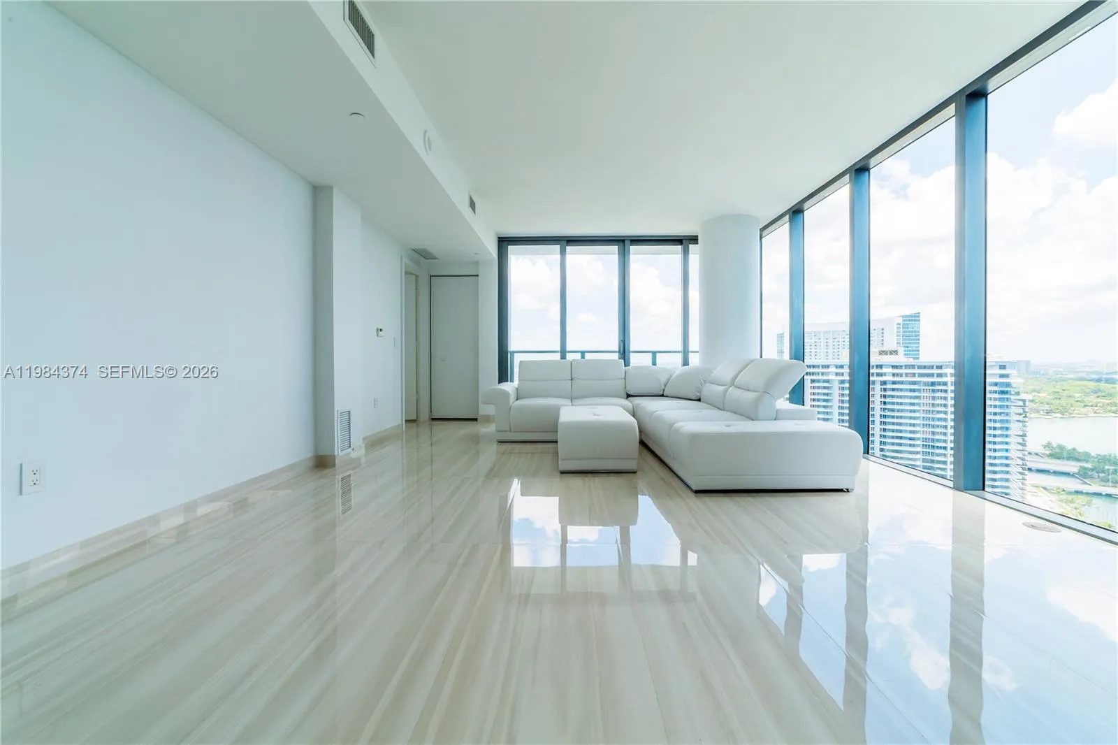 650 Ne 32nd St 2808, Miami, Florida 33137, Miami, Florida 33137, 1 Bedroom Bedrooms, ,1 BathroomBathrooms,Residential Lease,For Rent,650 Ne 32nd St 2808, Miami, Florida 33137,A11984374