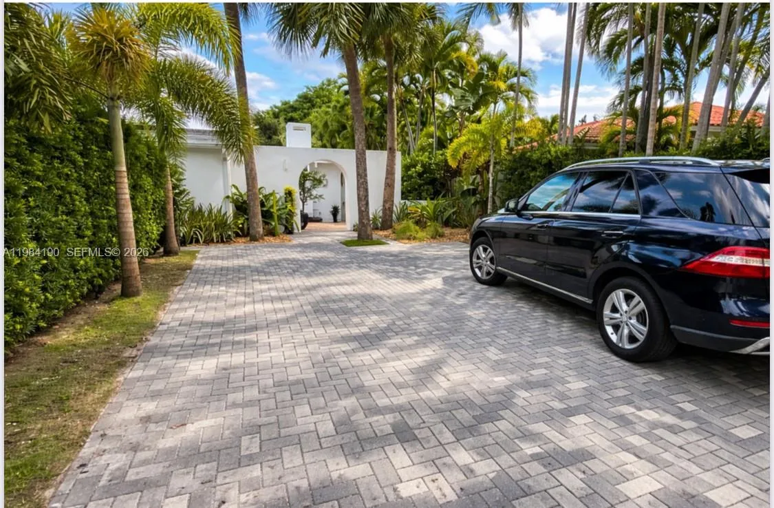 240 Greenwood Dr 240, Key Biscayne, Florida 33149, Key Biscayne, Florida 33149, 4 Bedrooms Bedrooms, ,3 BathroomsBathrooms,Residential Lease,For Rent,240 Greenwood Dr 240, Key Biscayne, Florida 33149,A11984190