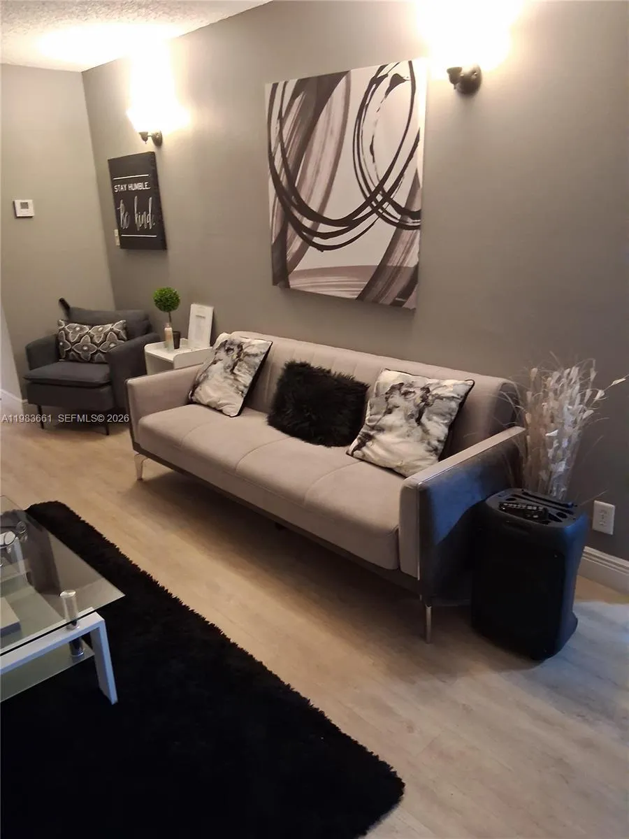 9450 Live Oak Pl 408, Davie, Florida 33324, Davie, Florida 33324, 2 Bedrooms Bedrooms, ,2 BathroomsBathrooms,Residential Lease,For Rent,9450 Live Oak Pl 408, Davie, Florida 33324,A11983661