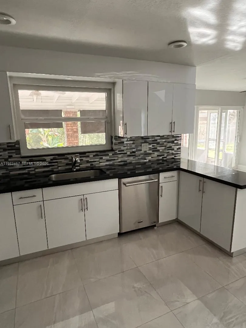 11712 Sw 13th St, Miami, Florida 33184, Miami, Florida 33184, 3 Bedrooms Bedrooms, ,2 BathroomsBathrooms,Residential Lease,For Rent,11712 Sw 13th St, Miami, Florida 33184,A11983457