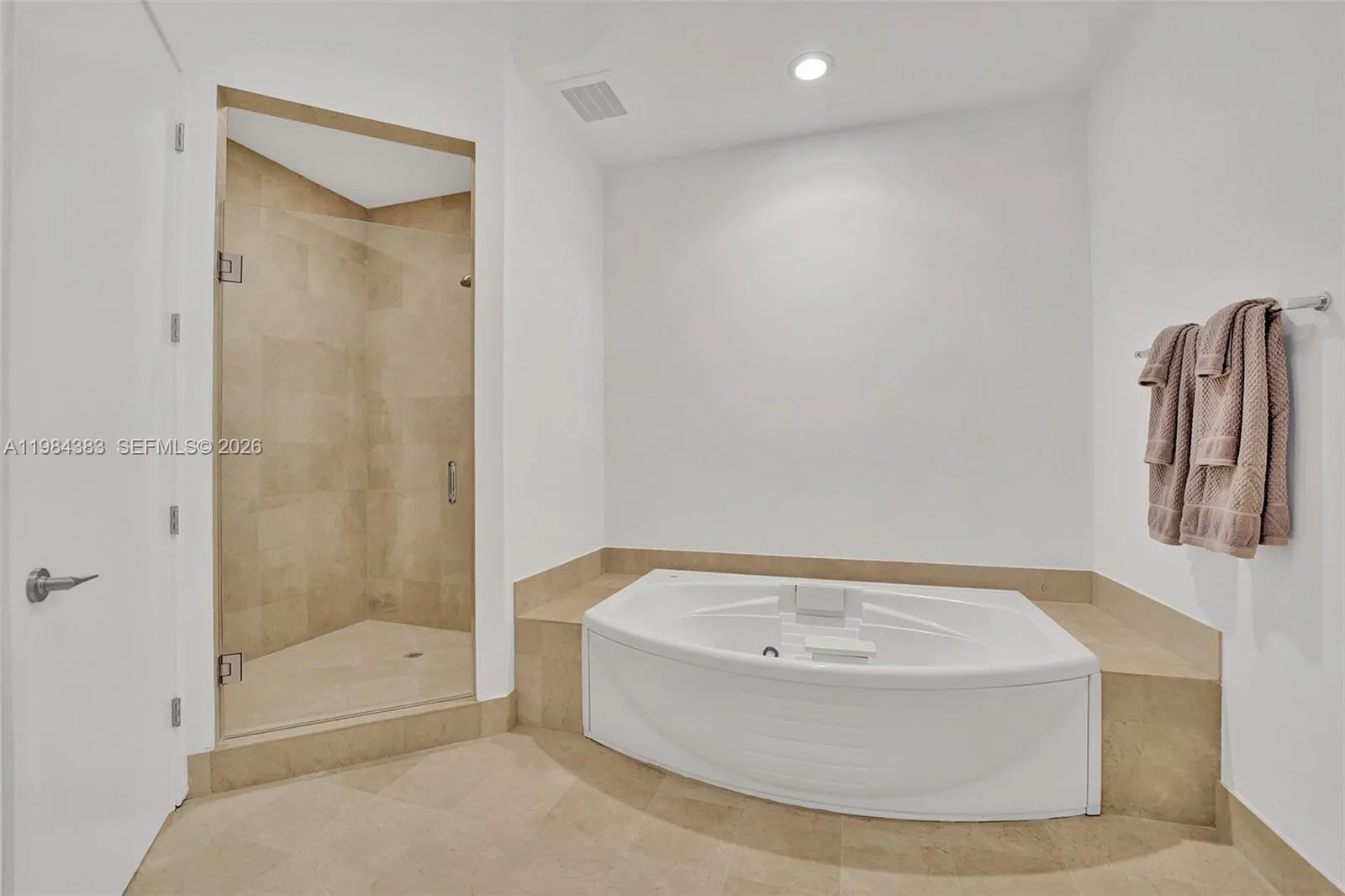18101 Collins Ave Ph206, Sunny Isles Beach, Florid, Sunny Isles Beach, Florida 33160, 1 Bedroom Bedrooms, ,1 BathroomBathrooms,Residential Lease,For Rent,18101 Collins Ave Ph206, Sunny Isles Beach, Florid,A11984383
