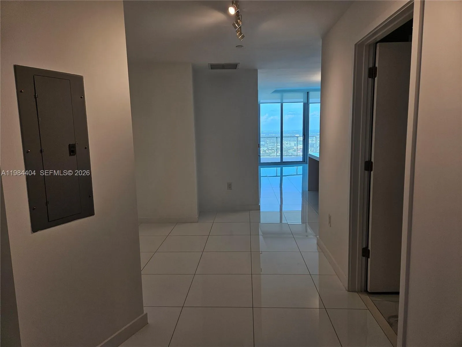 851 Ne 1st Ave 4000, Miami, Florida 33132, Miami, Florida 33132, 1 Bedroom Bedrooms, ,2 BathroomsBathrooms,Residential Lease,For Rent,851 Ne 1st Ave 4000, Miami, Florida 33132,A11984404