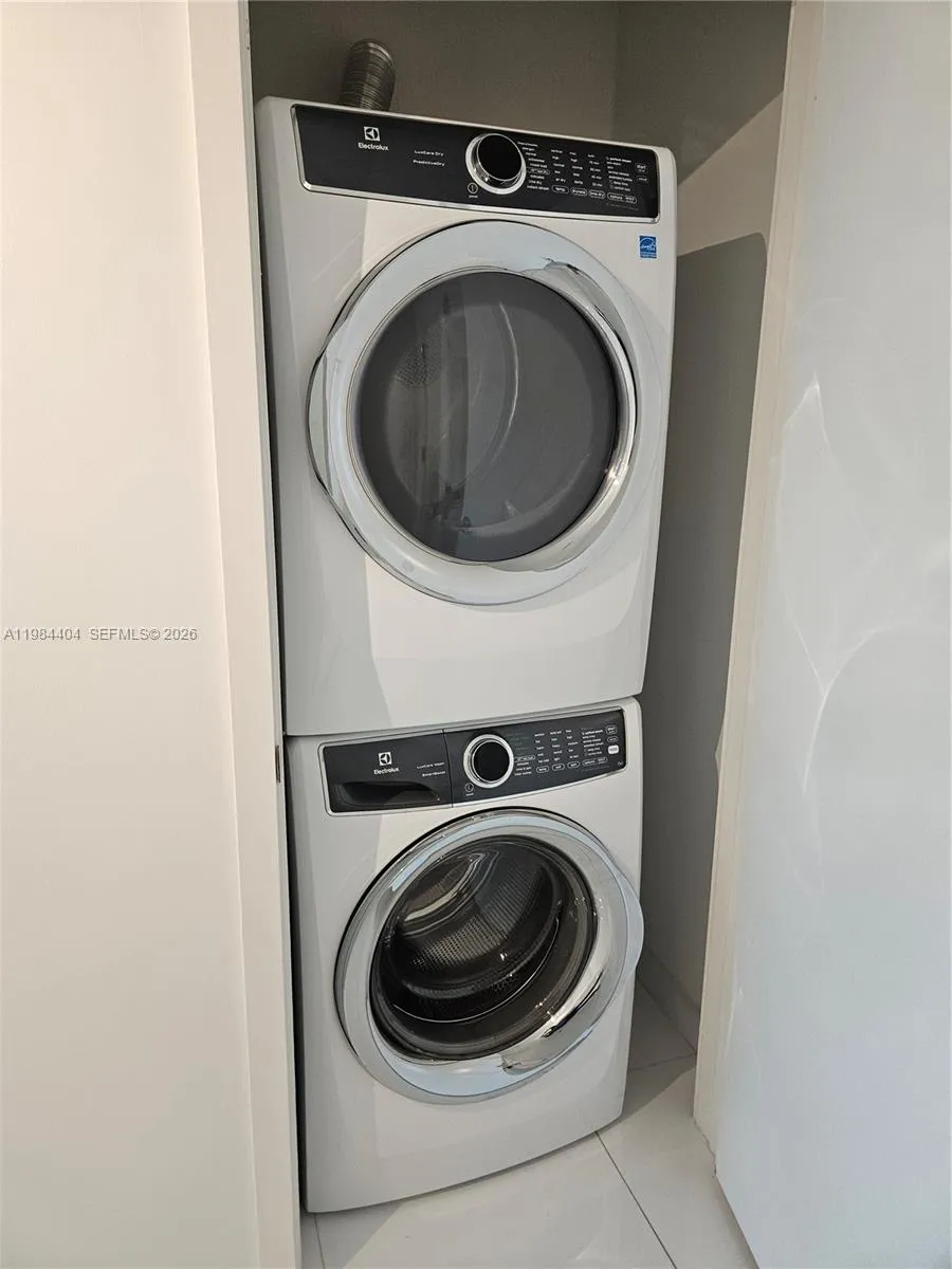 851 Ne 1st Ave 4000, Miami, Florida 33132, Miami, Florida 33132, 1 Bedroom Bedrooms, ,2 BathroomsBathrooms,Residential Lease,For Rent,851 Ne 1st Ave 4000, Miami, Florida 33132,A11984404