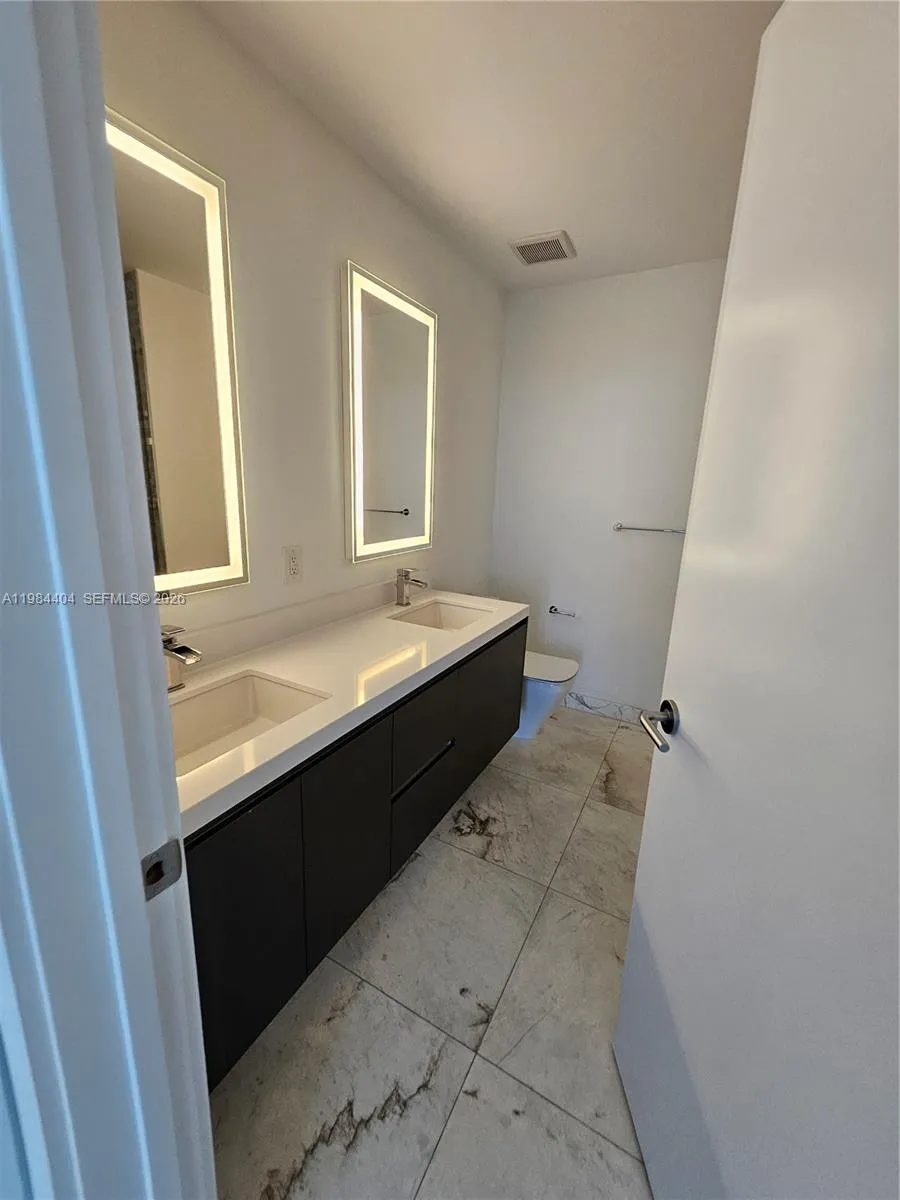 851 Ne 1st Ave 4000, Miami, Florida 33132, Miami, Florida 33132, 1 Bedroom Bedrooms, ,2 BathroomsBathrooms,Residential Lease,For Rent,851 Ne 1st Ave 4000, Miami, Florida 33132,A11984404