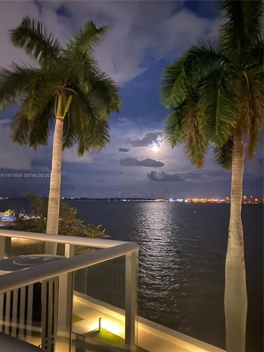 1541 Brickell Ave B403, Miami, Florida 33129, Miami, Florida 33129, 2 Bedrooms Bedrooms, ,2 BathroomsBathrooms,Residential Lease,For Rent,1541 Brickell Ave B403, Miami, Florida 33129,A11977939