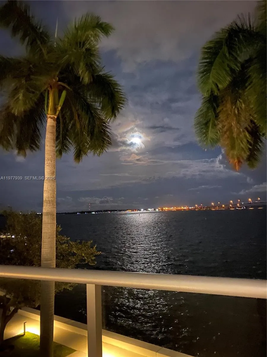 1541 Brickell Ave B403, Miami, Florida 33129, Miami, Florida 33129, 2 Bedrooms Bedrooms, ,2 BathroomsBathrooms,Residential Lease,For Rent,1541 Brickell Ave B403, Miami, Florida 33129,A11977939