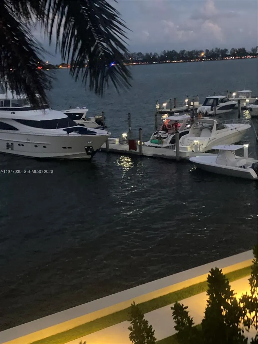 1541 Brickell Ave B403, Miami, Florida 33129, Miami, Florida 33129, 2 Bedrooms Bedrooms, ,2 BathroomsBathrooms,Residential Lease,For Rent,1541 Brickell Ave B403, Miami, Florida 33129,A11977939