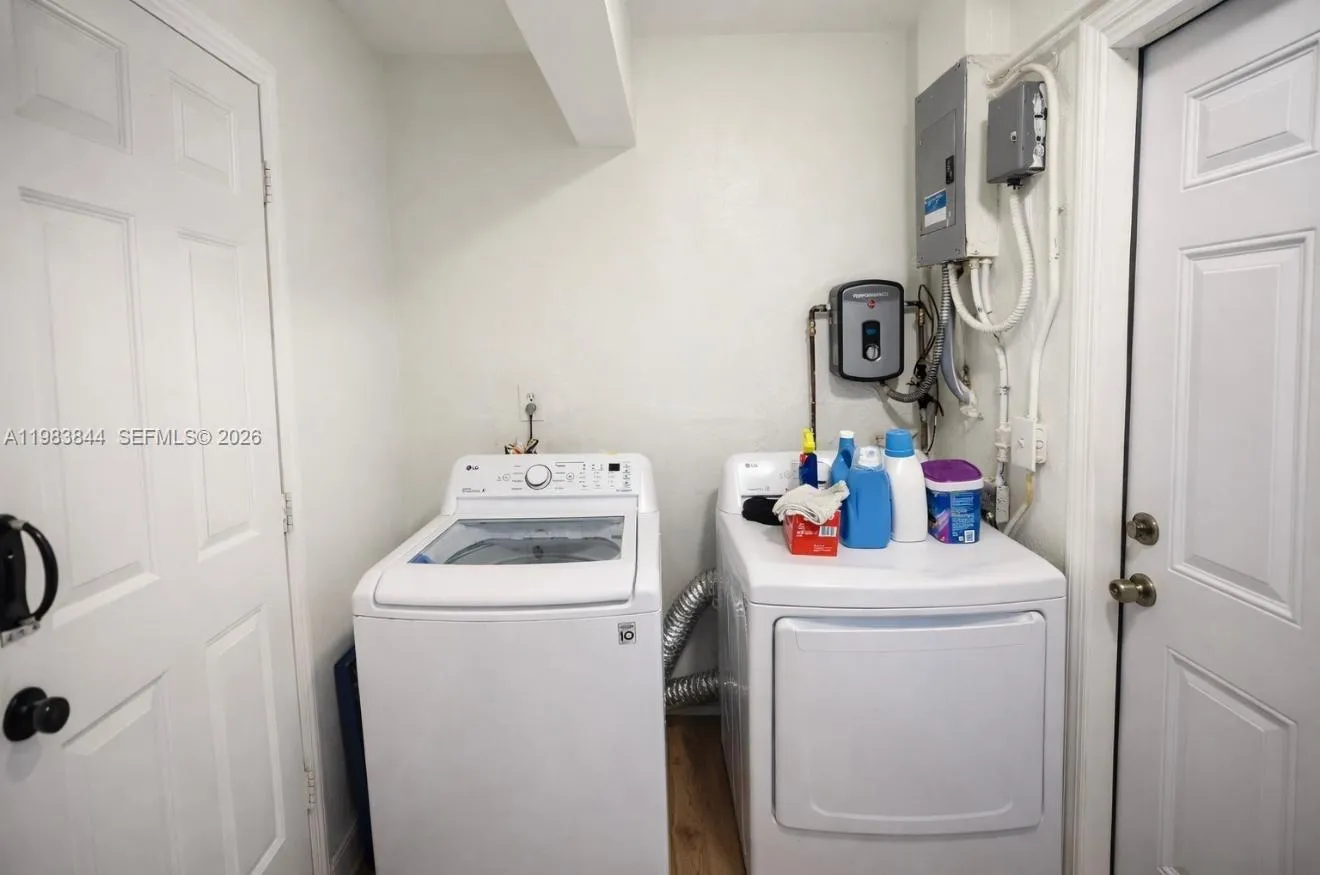 19835 Ne 11th Ct, Miami, Florida 33179, Miami, Florida 33179, 3 Bedrooms Bedrooms, ,2 BathroomsBathrooms,Residential Lease,For Rent,19835 Ne 11th Ct, Miami, Florida 33179,A11983844