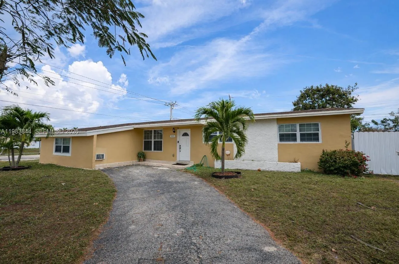 19835 Ne 11th Ct, Miami, Florida 33179, Miami, Florida 33179, 3 Bedrooms Bedrooms, ,2 BathroomsBathrooms,Residential Lease,For Rent,19835 Ne 11th Ct, Miami, Florida 33179,A11983844