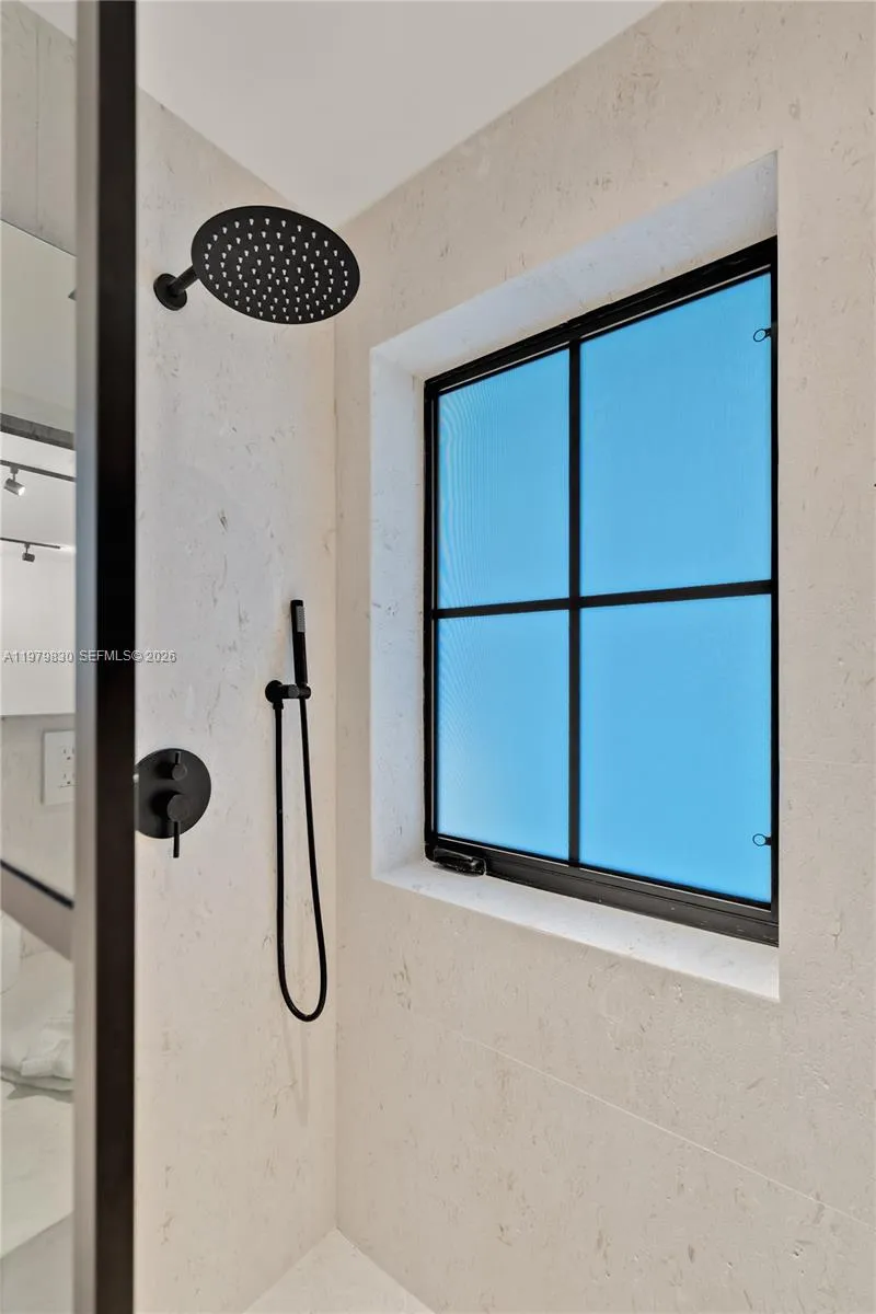 2500 Bayview Dr, Fort Lauderdale, Florida 33305, Fort Lauderdale, Florida 33305, 5 Bedrooms Bedrooms, ,4 BathroomsBathrooms,Residential Lease,For Rent,2500 Bayview Dr, Fort Lauderdale, Florida 33305,A11979830