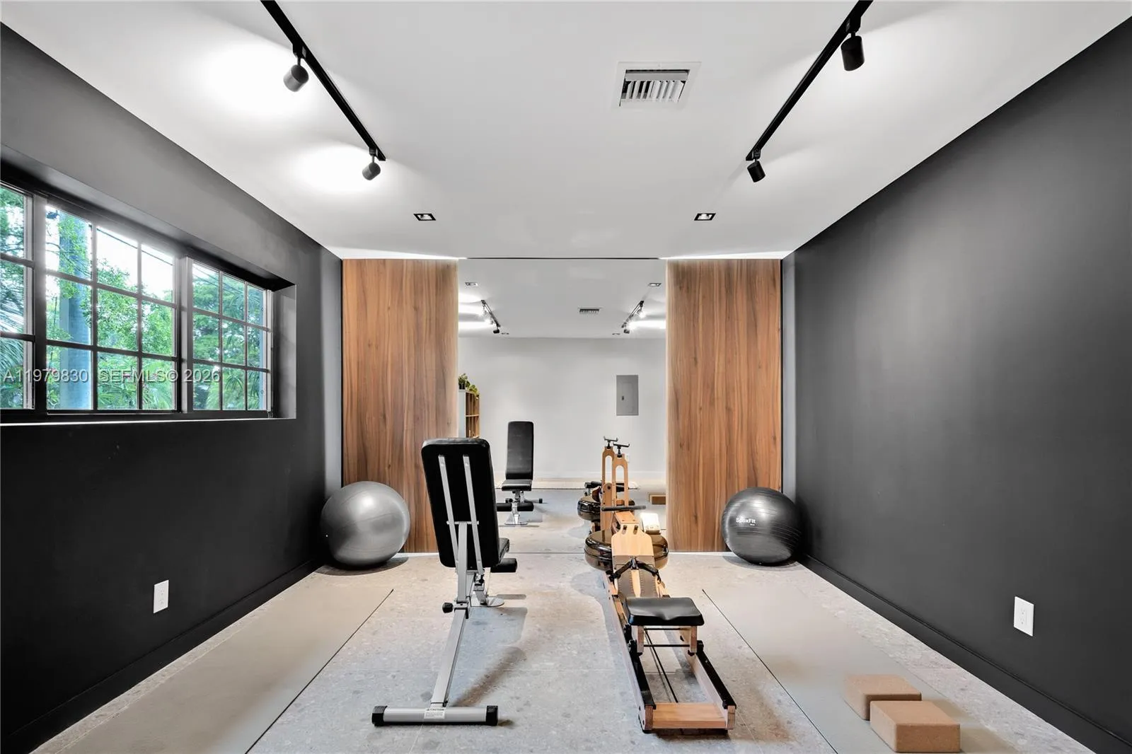 2500 Bayview Dr, Fort Lauderdale, Florida 33305, Fort Lauderdale, Florida 33305, 5 Bedrooms Bedrooms, ,4 BathroomsBathrooms,Residential Lease,For Rent,2500 Bayview Dr, Fort Lauderdale, Florida 33305,A11979830