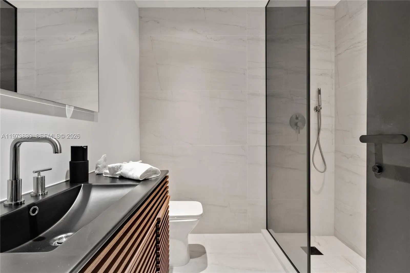 2500 Bayview Dr, Fort Lauderdale, Florida 33305, Fort Lauderdale, Florida 33305, 5 Bedrooms Bedrooms, ,4 BathroomsBathrooms,Residential Lease,For Rent,2500 Bayview Dr, Fort Lauderdale, Florida 33305,A11979830