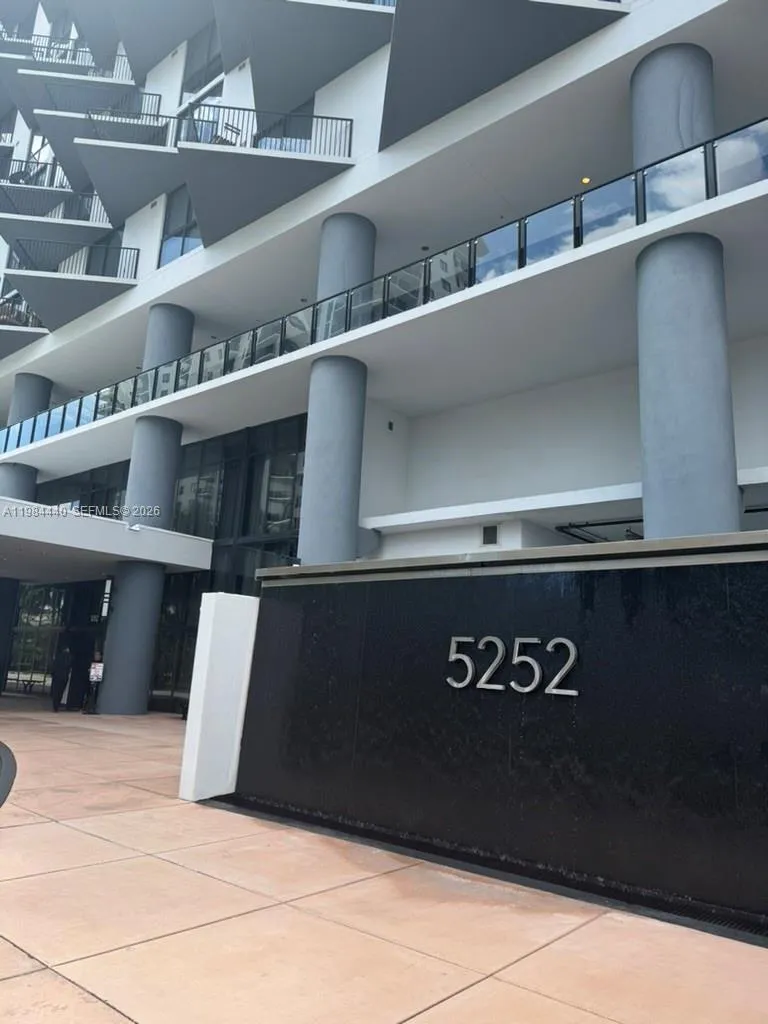 5252 Nw 85th Ave 1407, Doral, Florida 33166, Doral, Florida 33166, 1 Bedroom Bedrooms, ,1 BathroomBathrooms,Residential Lease,For Rent,5252 Nw 85th Ave 1407, Doral, Florida 33166,A11984440