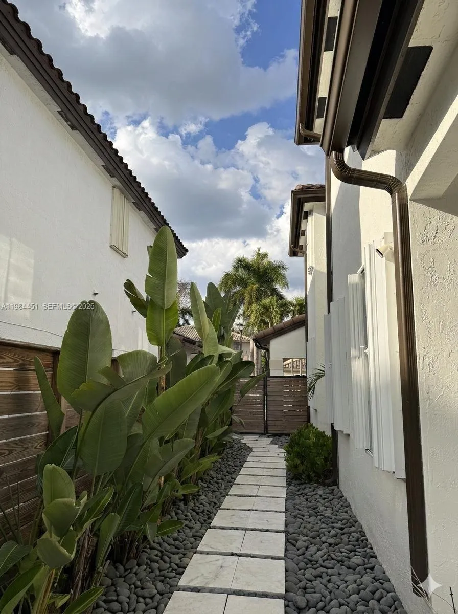 16364 Sw 63rd Ter, Miami, Florida 33193, Miami, Florida 33193, 4 Bedrooms Bedrooms, ,3 BathroomsBathrooms,Residential,For Sale,16364 Sw 63rd Ter, Miami, Florida 33193,A11984451